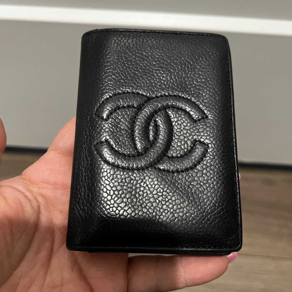 CHANEL Textured Black Leather Card Holder - Picture 3 of 10